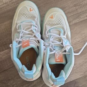 Avoli Women’s White & Light Blue Athletic Sneakers